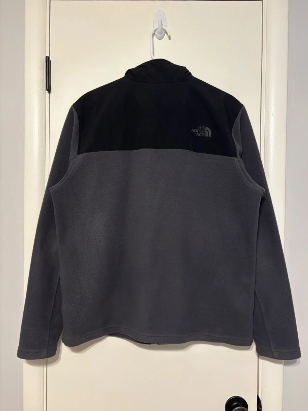 The North Face Mens 300-Weight Tundra Full-Zip 2 Fleece Jacket L Gray/Black Logo